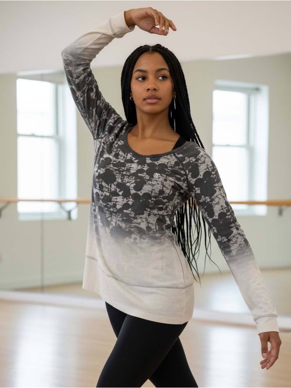 ZUMBA FITNESS sz XS/S Top Street Wear Long Sleeve Pouch Pocket Shades of Gray